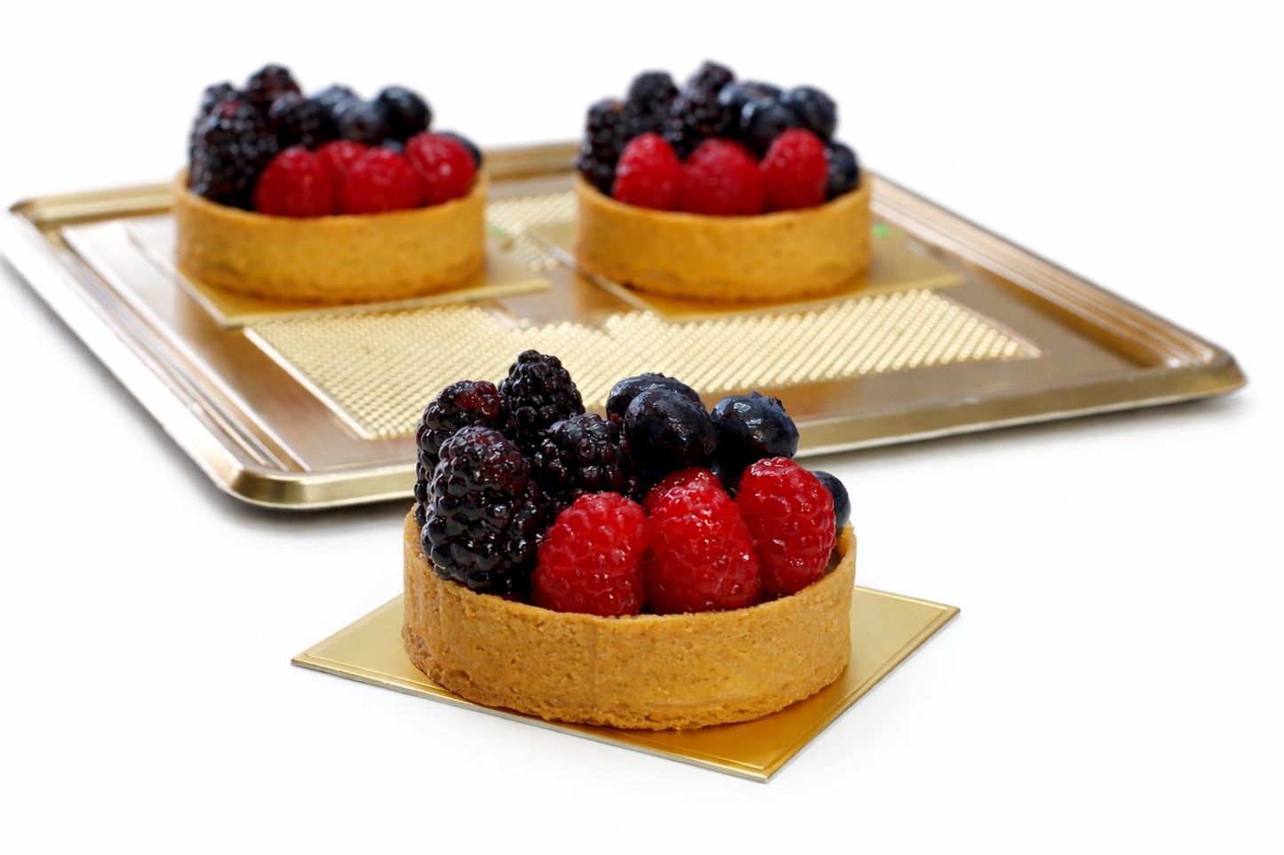 Tarta de crema pastelera y frutos rojos