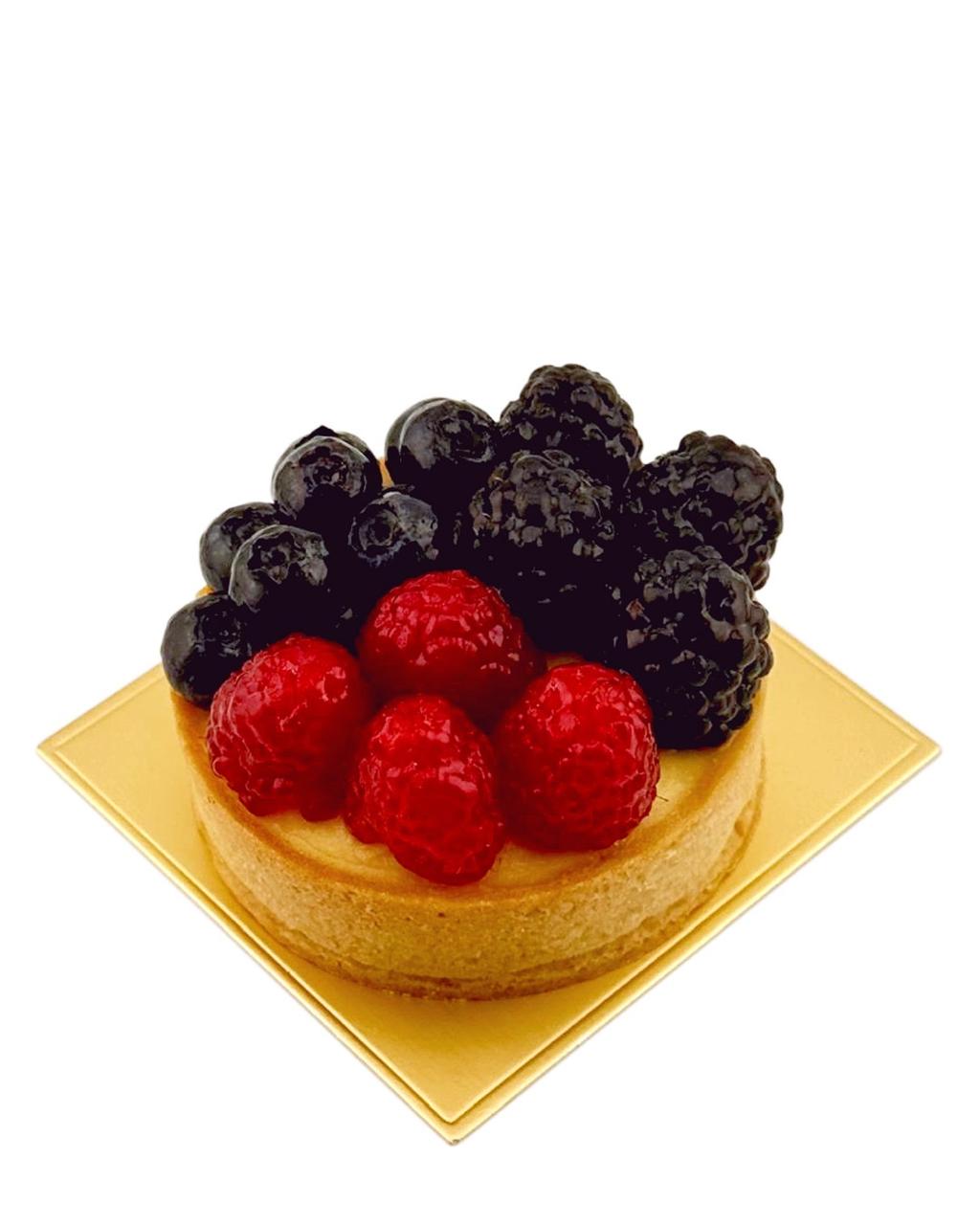 Tarta de crema pastelera y frutos rojos
